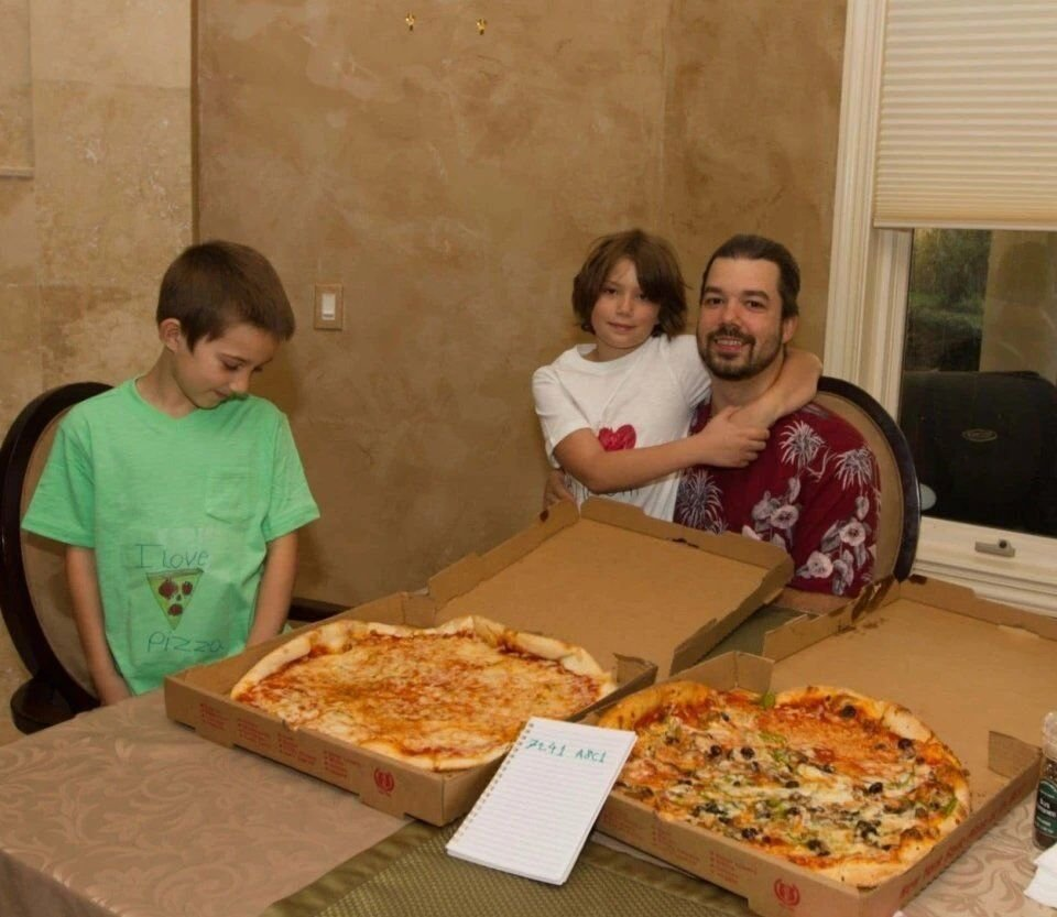Laszlo Hanyecz exchanged 10,000 bitcoins for two pizzas.